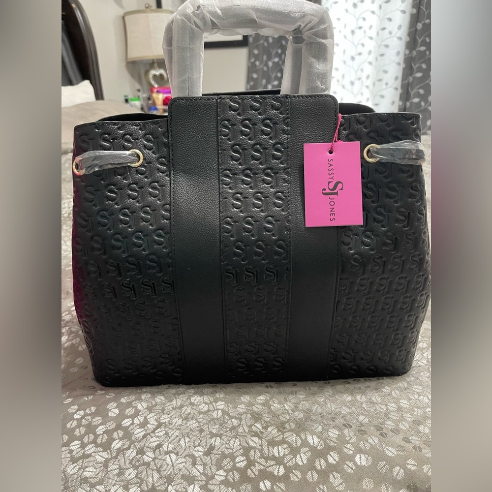 Brand new - Unused - Sassy Jones Crossbody Bag